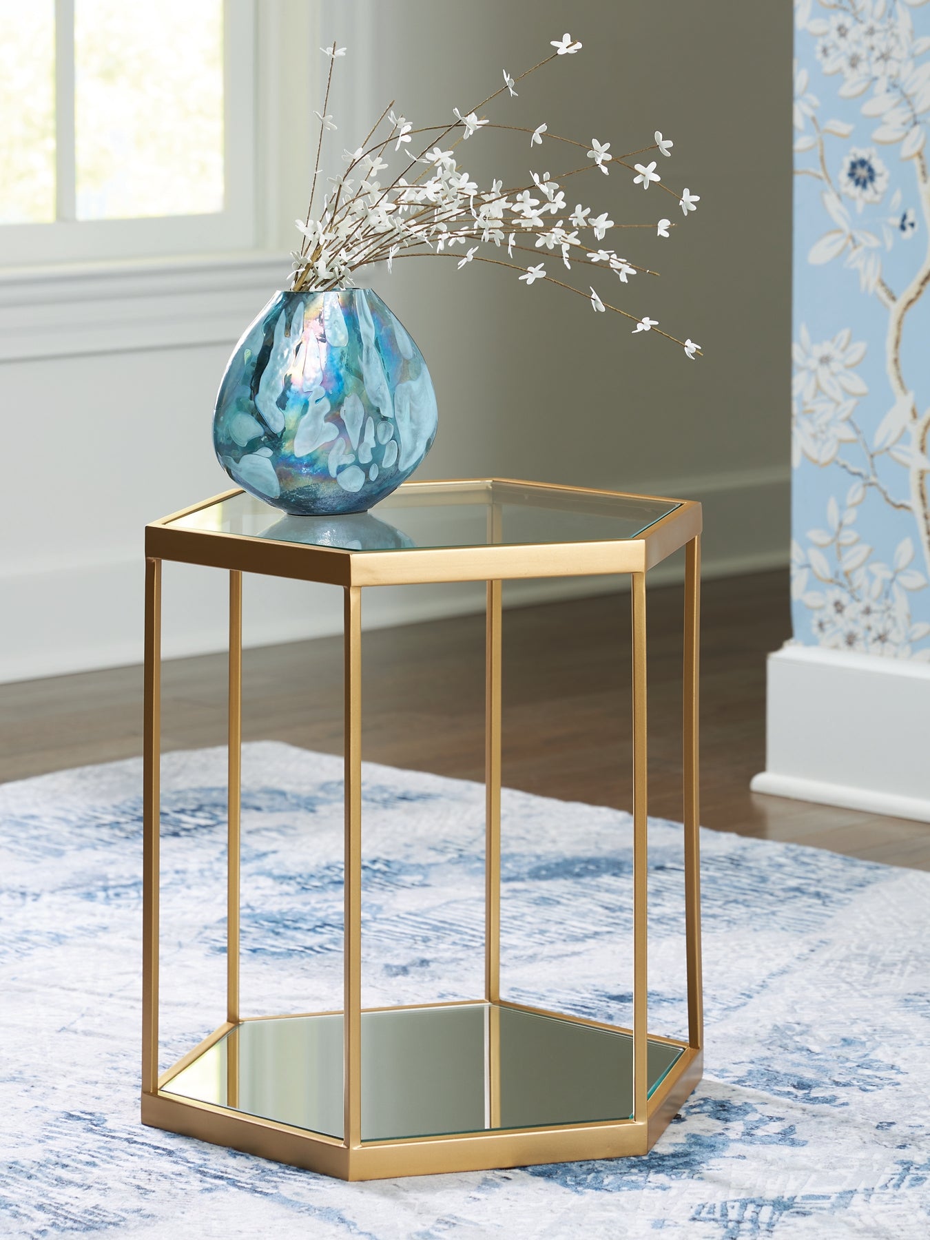 Veerwick Accent Cocktail Table